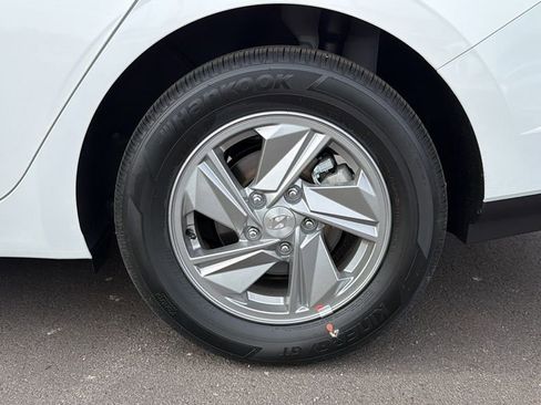 New 2026 Hyundai Elantra SE image 19
