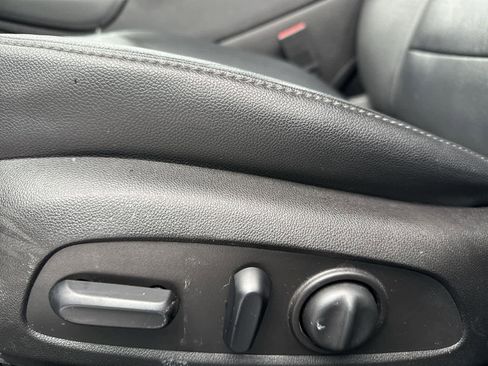 Used 2017 Chevrolet Malibu LT w/ Leather Package image 14