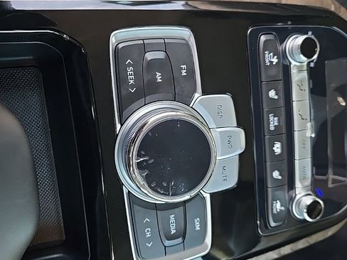 Used 2022 Genesis G90 3.3T Premium image 45