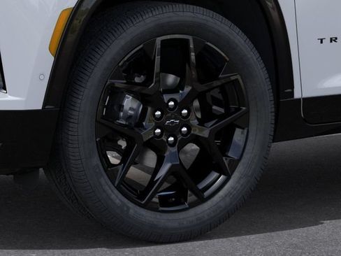 New 2026 Chevrolet Traverse RS w/ LPO, Floor Liner Package FWD image 9