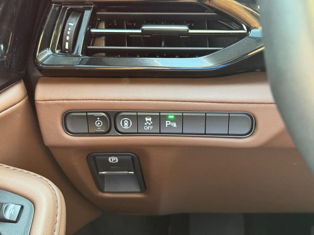 Certified 2024 Acura MDX w/ Technology Package AWD/4WD image 23