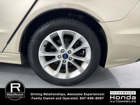 Used 2019 Ford Fusion SE FWD image 5
