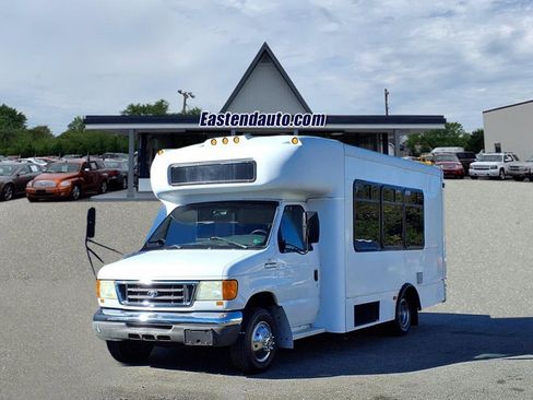 Used 2006 Ford E-350 and Econoline 350 Super Duty image 1