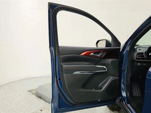 New 2026 Chevrolet Traverse Z71 w/ Driver Confidence Package image 34