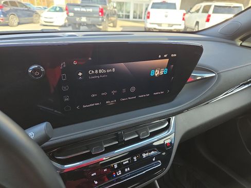 Used 2025 Buick Envista Avenir image 15