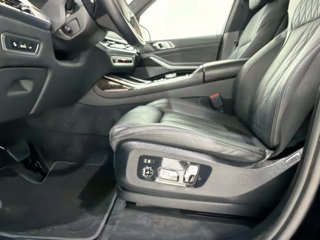 Used 2024 BMW X7 xDrive40i w/ Executive Package AWD/4WD image 14