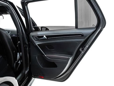 Used 2017 Volkswagen GTI SE image 21