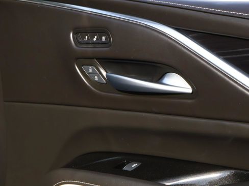 Used 2024 Cadillac Escalade V w/ LPO, ONYX Package image 24