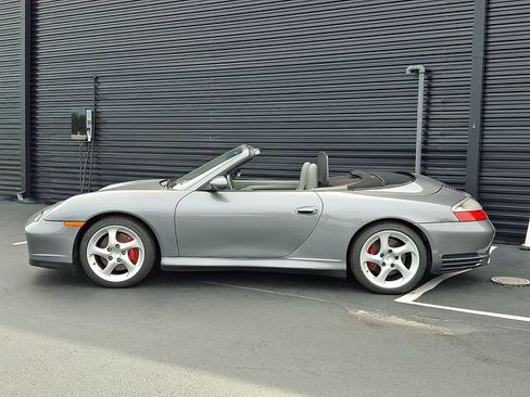 Used 2004 Porsche 911 Carrera 4S AWD/4WD image 2