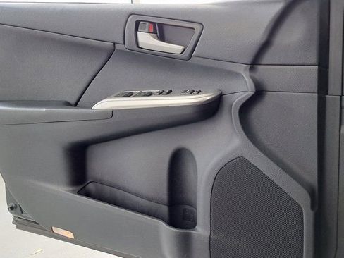 Used 2012 Toyota Camry SE w/ Leather Pkg image 20