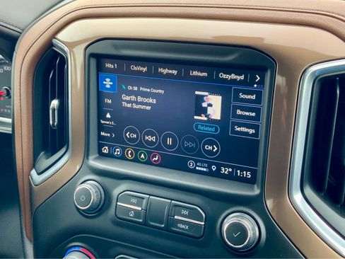 Used 2021 Chevrolet Silverado 1500 High Country image 40