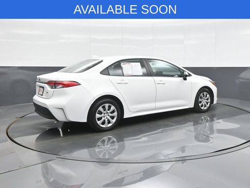 Used 2025 Toyota Corolla LE FWD image 7