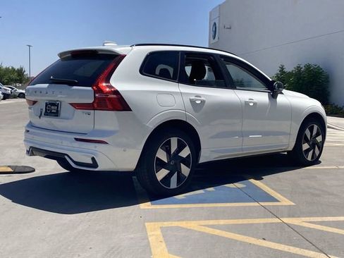 Certified 2025 Volvo XC60 T8 Plus image 6