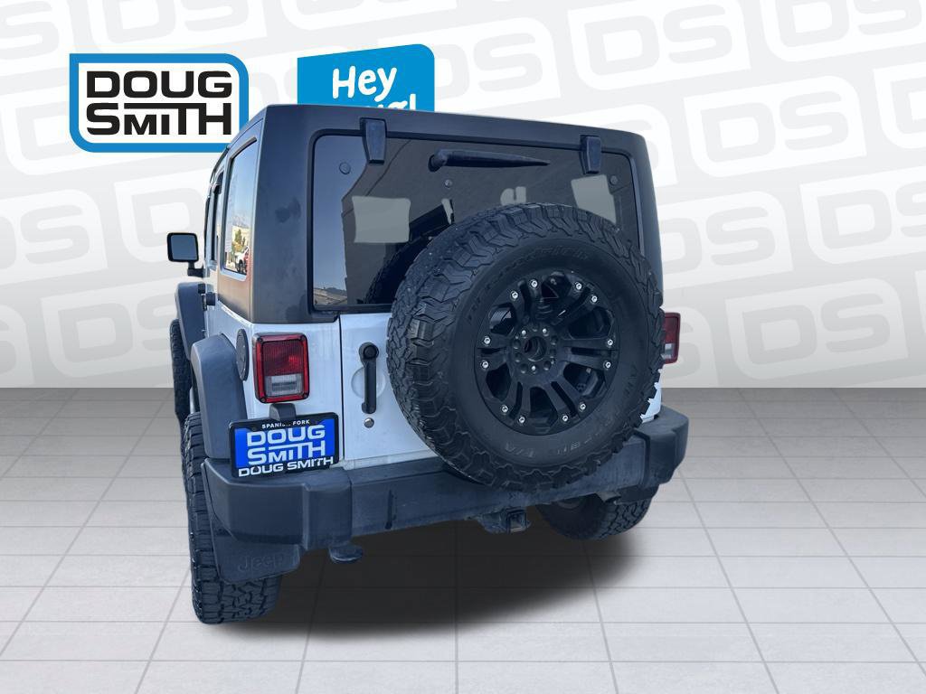 Used 2015 Jeep Wrangler Unlimited Rubicon w/ Connectivity Group AWD/4WD image 5