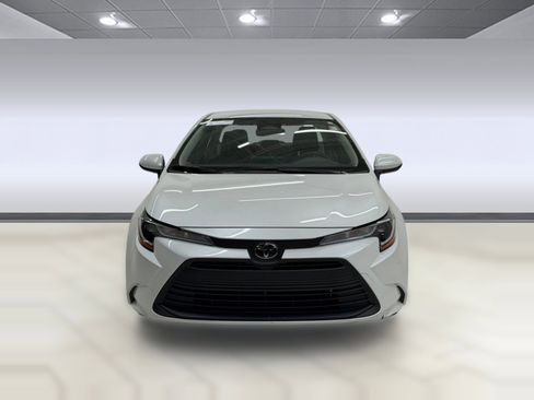 Used 2023 Toyota Corolla LE w/ Carpet Mat Package (TMS) FWD image 5