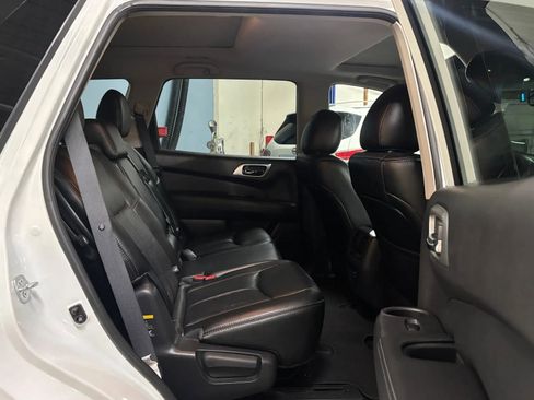 Used 2016 Nissan Pathfinder Platinum image 20
