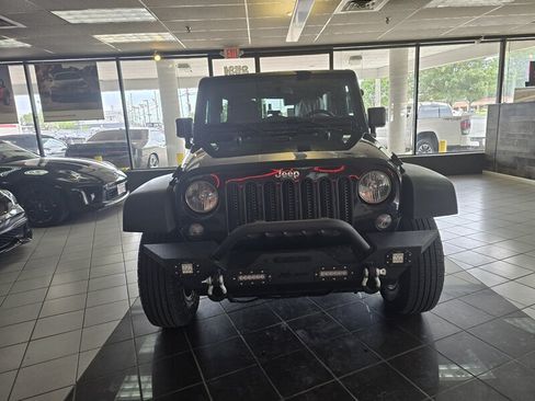 Used 2015 Jeep Wrangler Unlimited Sport w/ Power Convenience Group AWD/4WD image 2