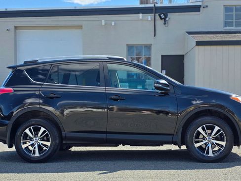 Used 2018 Toyota RAV4 XLE w/ Plus Extra Value Package image 4
