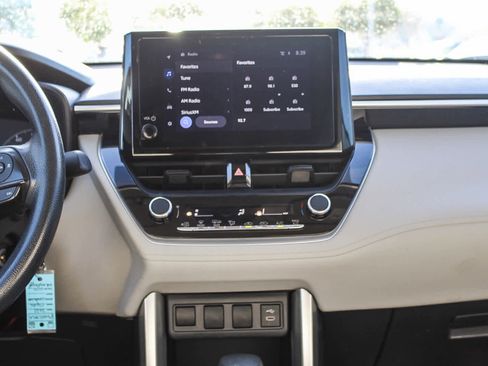 Used 2023 Toyota Corolla Cross L image 13