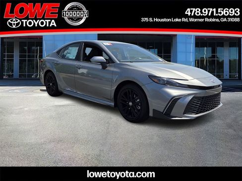 New 2026 Toyota Camry SE FWD image 1