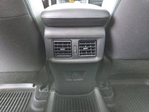 Used 2022 Toyota RAV4 LE image 22