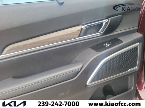 Certified 2022 Kia Telluride EX w/ EX Premium Package FWD image 11