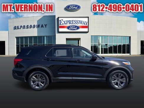 Used 2022 Ford Explorer XLT w/ Equipment Group 202A AWD/4WD image 6
