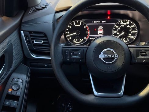 Used 2023 Nissan Rogue SV image 28