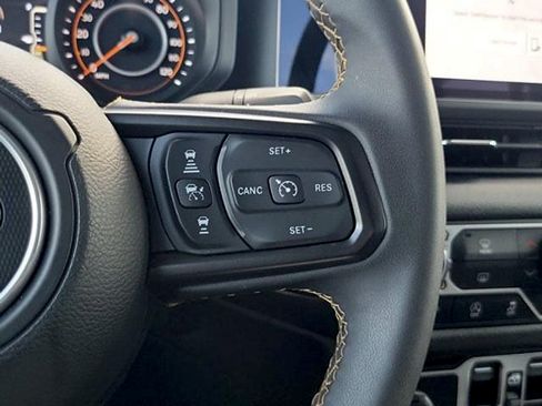 Used 2024 Jeep Gladiator Sport AWD/4WD image 23
