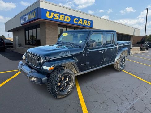 Used 2024 Jeep Gladiator Sport image 1