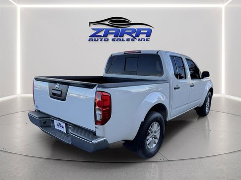 Used 2019 Nissan Frontier SV image 5