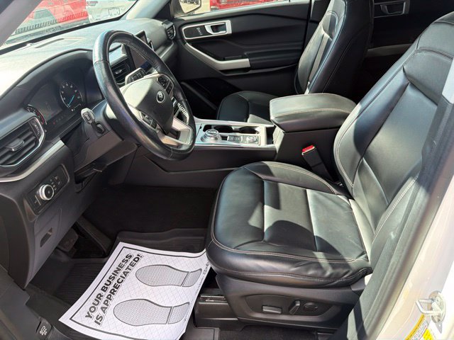 Used 2021 Ford Explorer XLT w/ Equipment Group 202A AWD/4WD image 17