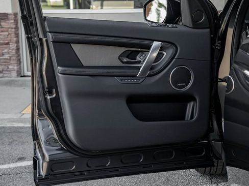 Used 2024 Land Rover Discovery Sport Dynamic SE image 12