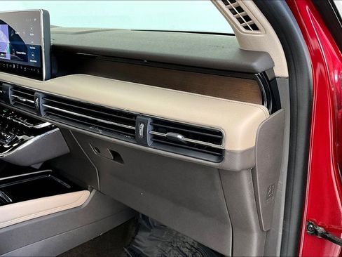 Used 2023 Lincoln Corsair Reserve image 20