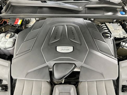 Used 2020 Porsche Cayenne image 37