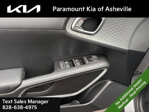 New 2025 Kia Soul LX image 24