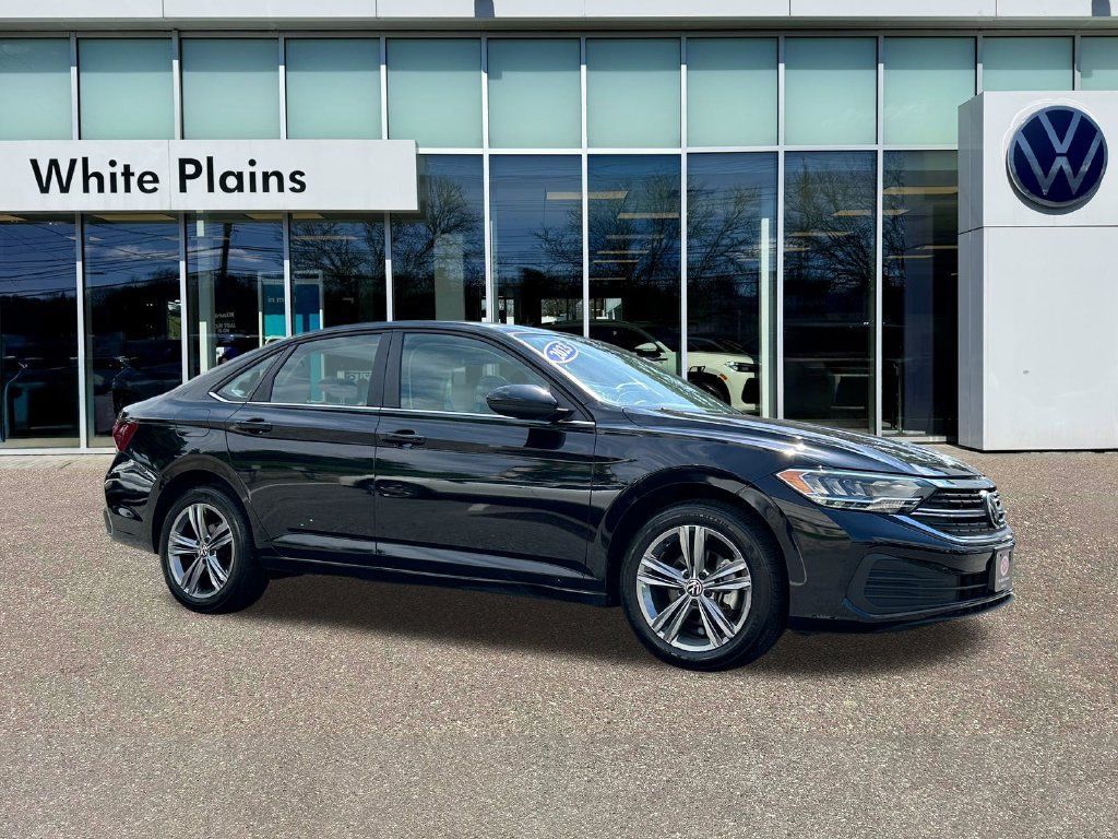 Used 2023 Volkswagen Jetta SE w/ Panoramic Sunroof Package FWD image 1