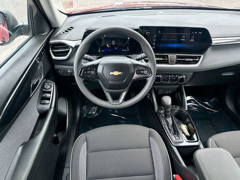 Used 2024 Chevrolet TrailBlazer LS FWD image 20