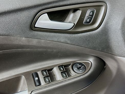 Used 2018 Ford Escape SE image 15