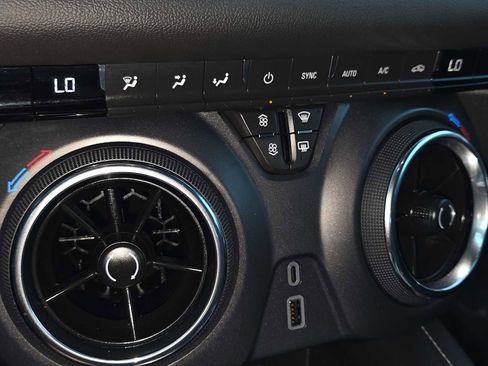 Used 2023 Chevrolet Blazer LT image 29