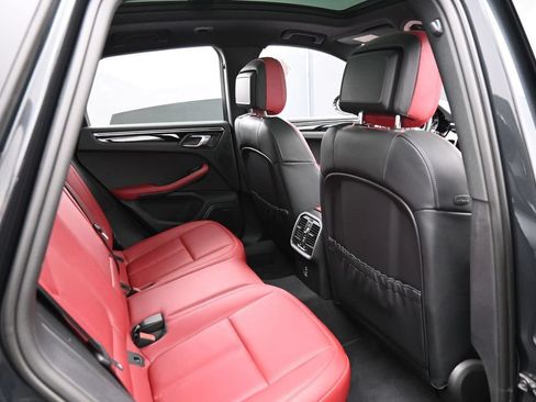 Certified 2026 Porsche Macan AWD/4WD image 27