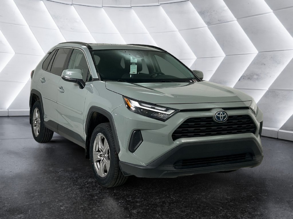 Used 2022 Toyota RAV4 XLE w/ Convenience Package AWD/4WD image 1