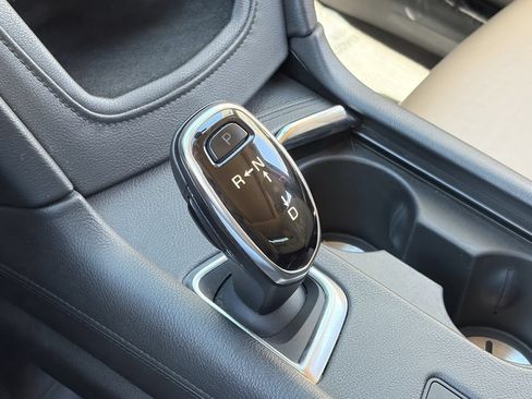 Used 2017 Cadillac XT5 Platinum AWD/4WD image 30