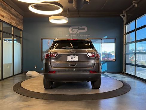 Used 2022 Jeep Compass Latitude AWD/4WD image 4