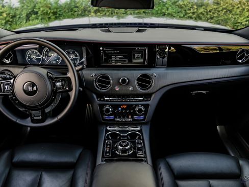 Used 2022 Rolls-Royce Ghost image 29