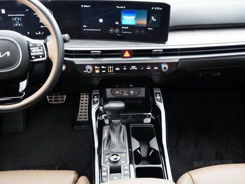 Used 2024 Kia Sorento SX Prestige w/ Olive Brown Leather Package image 16