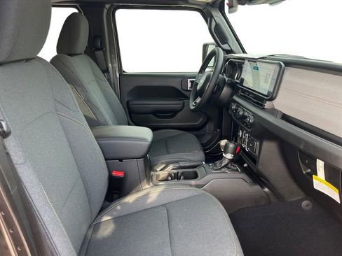 New 2025 Jeep Gladiator Sport image 15