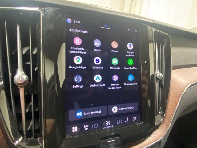 Certified 2023 Volvo XC60 B5 Plus AWD/4WD image 18