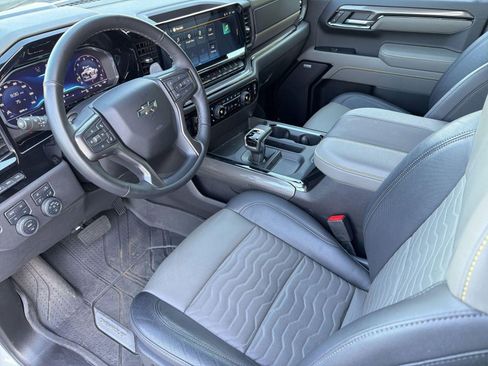 Used 2025 Chevrolet Silverado 1500 ZR2 w/ Technology Package AWD/4WD image 4