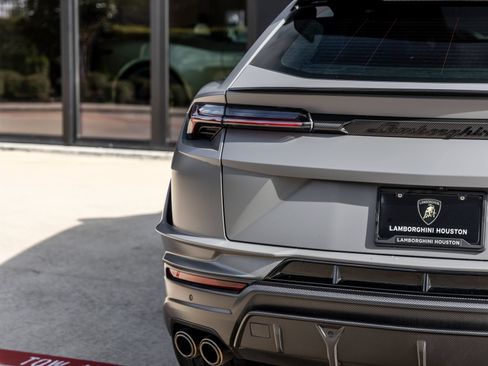 Used 2024 Lamborghini Urus Performante AWD/4WD image 12